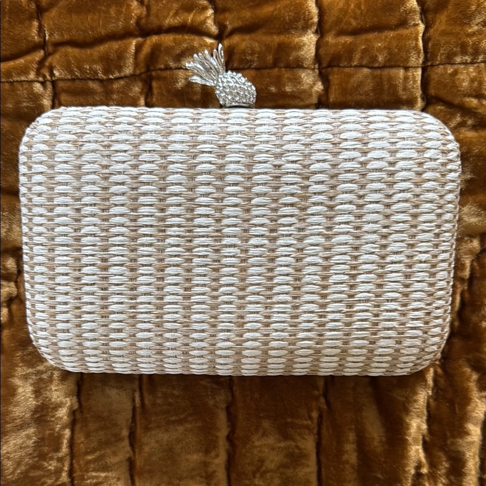 La Regale Elegant Raffia Cream Clutch